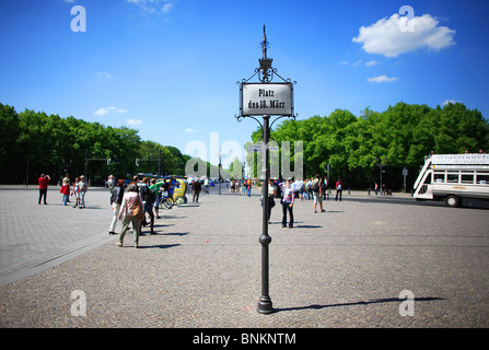 Il 18 di marzo piazza di fronte alla Porta di Brandeburgo, Berlino, Germania Foto Stock