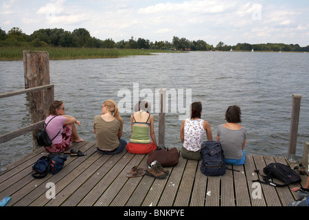 Persone su una passerella Montelabbate, Italia Foto Stock