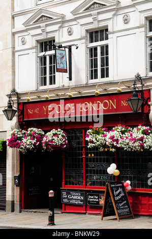 Ye Olde London pub di Ludgate Hill, London, England, Regno Unito Foto Stock