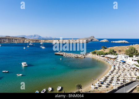 Pallas spiaggia nel villaggio di Lindos, Rodi, Grecia Foto Stock