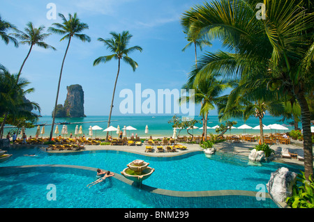 Asia isola asiatica isle Krabi nel sud-est asiatico in Thailandia Thailandia meridionale Centara Resort hotel hotel piscina piscina piscina Foto Stock