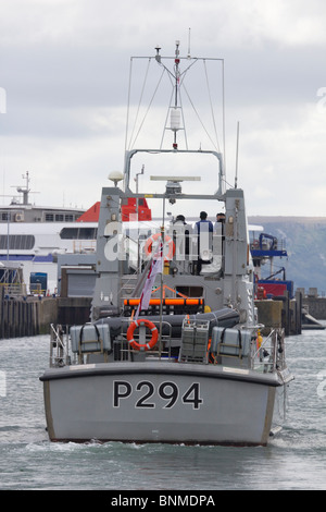 HMS Trumpeter (P294) è un arciere-classe P2000-tipo di pattugliamento e di formazione nave nel porto di Weymouth Dorset Inghilterra Foto Stock