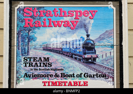 Strathspey Railway poster che mostra un motore a vapore / locomotiva di Boat of Garten stazione ferroviaria, Scotland, Regno Unito Foto Stock