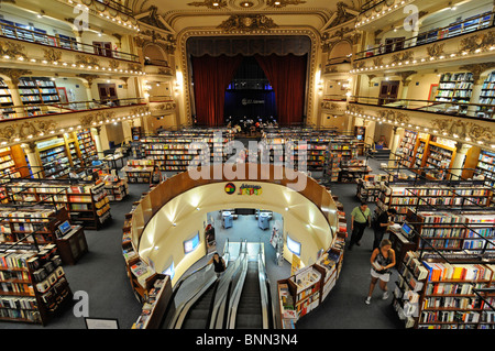 Interno dell'Ateneo bookstore interno, una fantastica libreria che è ospitato in un ex teatro in Buenos Aires, Argentina. Foto Stock