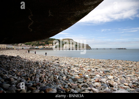 Llandudno Pier visto dalla spiaggia Foto Stock