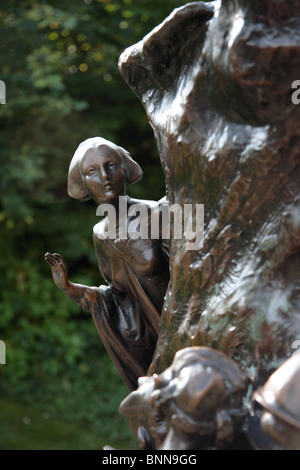 Dettaglio del Peter Pan statua commemorativa, Hyde Park, Westminster, London, W2. Foto Stock