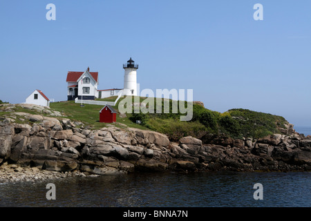 Cape Neddick luce anche chiamato Nubble luce come visto dal Parco Sohier in York, Maine, Stati Uniti d'America. Foto Stock