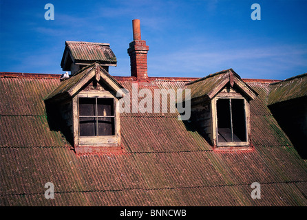 Tetto di un vecchio edificio sull isola di Alcatraz a San Francisco Bay. Foto Stock