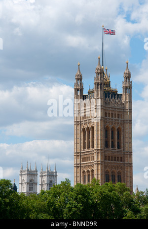 Victoria torre (sede del Parlamento), con l'Abbazia di Westminster in background Foto Stock