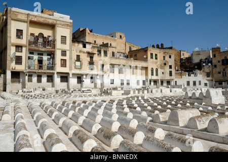 Tombe ebraiche, cimitero e case nel quartiere ebraico o ghetto, Mellah di Fez, Fez, Marocco Foto Stock