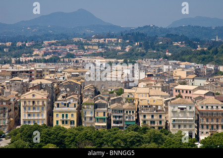 Corfù Città Vecchia vista su stile tradizionale edifici veneziani nella vecchia città di Corfù sull'isola greca di Corfu Grecia GR Foto Stock