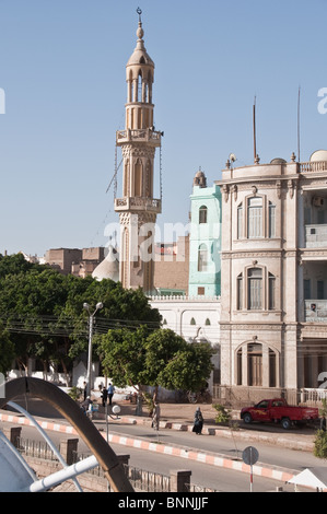 Moschea di Edfu sulle rive del fiume Nilo Foto Stock