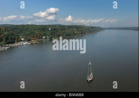 Vista dal fiume Hudson Passerella Ponte Poughkeepsie New York STATI UNITI D'AMERICA America Stati Uniti d'America in barca sul fiume Foto Stock