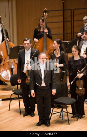 I membri dell'anima eterna Orchestra Filarmonica di eseguire sul palco a MUPA, Conduttore: Jos Van Immerseel on April 27, 2010 Foto Stock