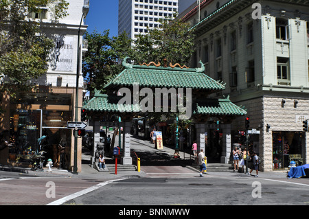 Stati Uniti San Francisco Chinatown Dragon's gate cancello di ingresso gateway Chinatown cinese città quarto trimestre della California del Nord America Foto Stock