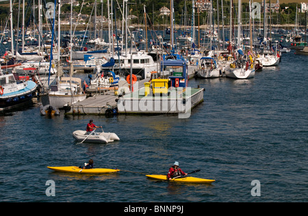 Barche ormeggiate in Falmouth in Cornovaglia. Foto di Gordon Scammell Foto Stock