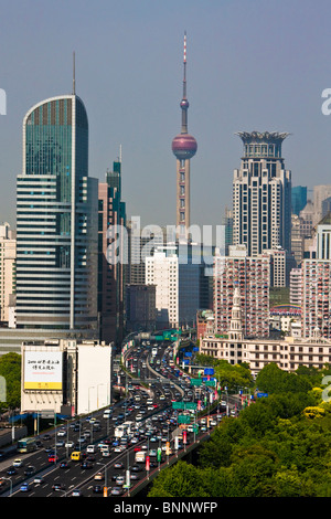 Cina Shanghai città di blocchi di appartamenti edifici ad alta città skyline park Viaggi turismo vacanza vacanze Foto Stock