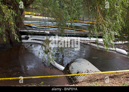 Fuoriuscita di olio Cleanup Foto Stock