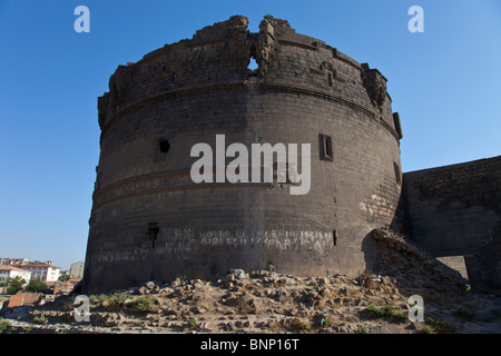 Ulu torre Beden sulle antiche mura della città di Diyarbakir, Turchia Foto Stock