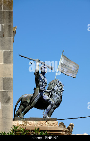 Monumento a eroi spagnola, un pro Generale Franco Memorial fascista, sulla Avenue Juan Carlos 1, Melilla, Spagna Foto Stock