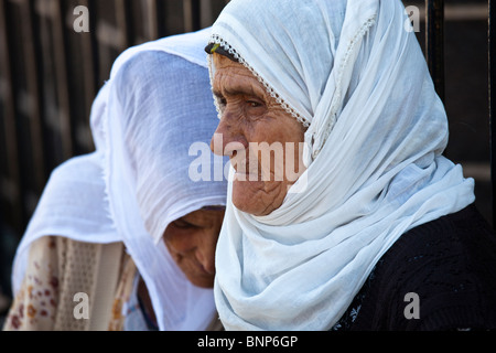 Persone anziane curde di Diyarbakir, Turchia Foto Stock