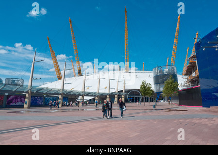 L'O2 Arena di Greenwich, Londra, precedentemente noto come il Millenium Dome Foto Stock