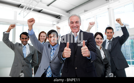 Il successo internazionale del team aziendale nel corso di una riunione Foto Stock
