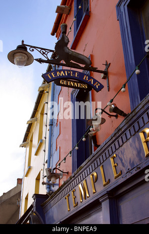 Irlanda, Waterford, Michael Street, Temple Bar Pub parte anteriore Foto Stock