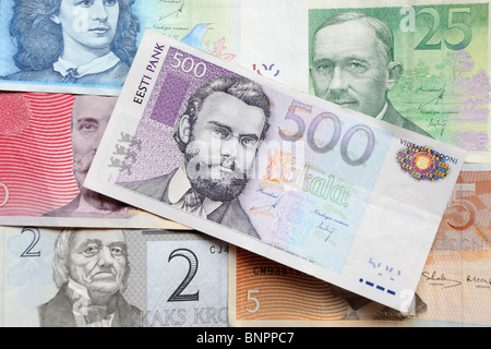 Diversi estone di banconote. 500 Kroons davanti: Carl Robert Jakobson (1841-1882) scrittore estone, politico e maestro. Foto Stock