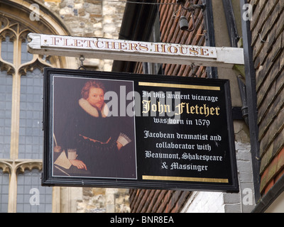 Cartello fuori casa Fletchers in Rye East Sussex, luogo di nascita del drammaturgo giacobino John Fletcher in 1579 Foto Stock