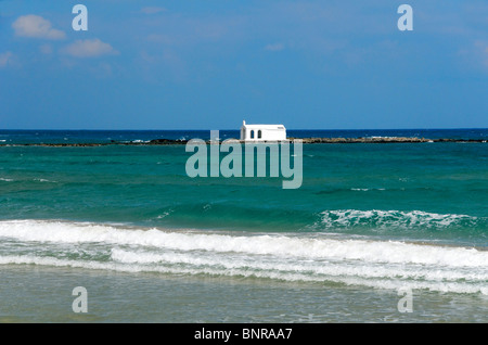 Chiesa sulla barriera corallina di Georgioupoli Creta Grecia Foto Stock