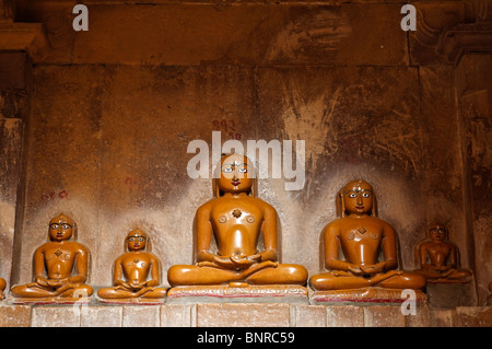 India - Rajasthan - Jaisalmer - sculture insdie il tempio Jain in Jailsalmer Fort Foto Stock