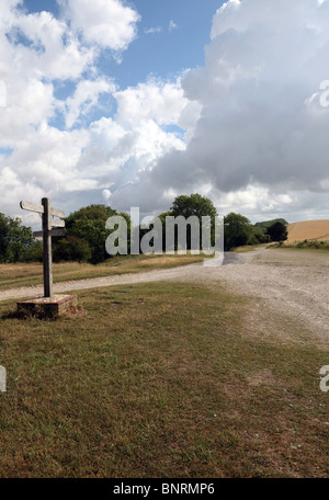 Cartello in cima della collina bignor, west sussex, sulla South Downs way Foto Stock