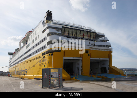 La Corsica e la Sardegna traghetto nel porto di Tolone, Francia, Foto Stock