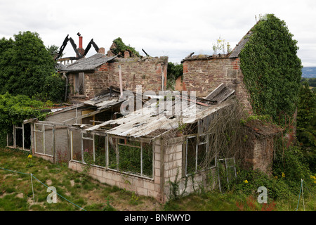 Casa abbandonati nella campagna gallese vicino a Cardiff Galles Wales UK Foto Stock