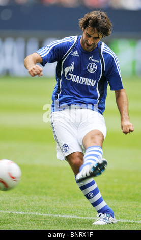 Raul giocando per la Bundesliga tedesca Club FC Schalke 04 Foto Stock