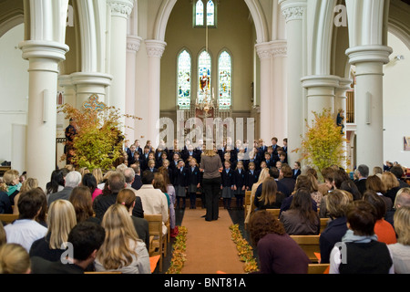 La festa della mietitura servizio, Chiesa di San Giovanni Evangelista, Notting Hill, Londra Foto Stock