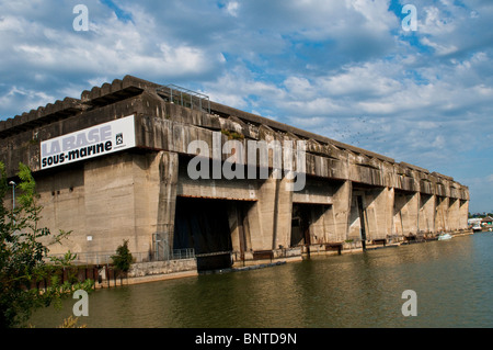 Seconda Guerra Mondiale sommergibile tedesco Base, ora galleria moderna, Bordeaux, Francia Foto Stock