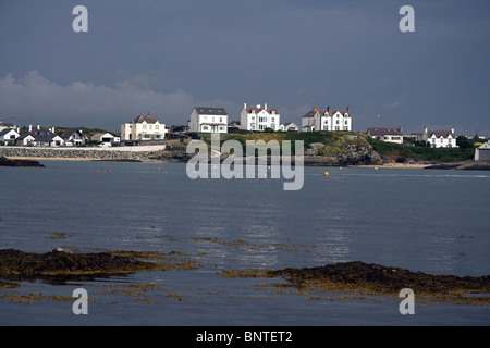 Case in tutta l'acqua, TREARDDUR BAY, Anglesey, Galles del Nord, Regno Unito Foto Stock