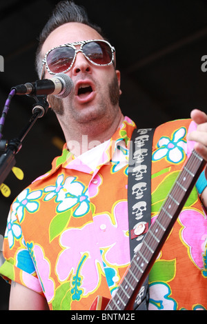 Aaron Barrett della bobina grande pesce esegue sul palco durante il 2010 Vans warped tour al Comerica Park di Detroit, Michigan. Foto Stock