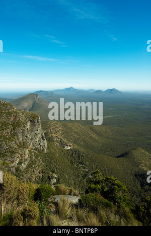 Australia, Australia occidentale, Stirling gamma NP, Toolbrunup & Mt Trio dalle pendici del promontorio di Knoll. Foto Stock