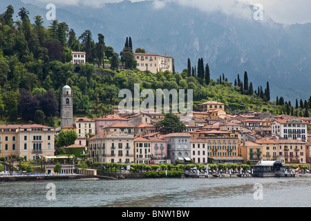 Bellagio dal lago, lago di Como, Lombardia, Italia Foto Stock