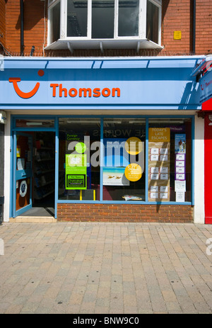 Thomson gli agenti di viaggio Shopfront West Street Horsham West Sussex England Foto Stock