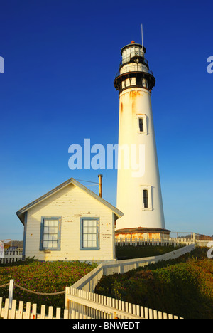 Pigeon Point lighthouse in California in un pomeriggio soleggiato. Foto Stock