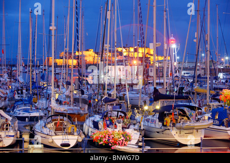 Castle Cornet, fortezza presso il porto di St Peter Port Guernsey, Isole del Canale. Foto Stock