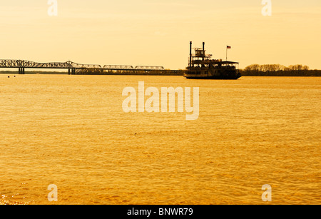 Barca fluviale sul fiume Mississippi Foto Stock