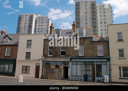 Saliti a bordo la proprietà kings street ramsgate kent england regno unito Foto Stock