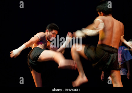 Muay Thai Show, Aksra Theatre, Bangkok, Thailandia, Asia Foto Stock