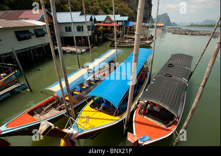 Zingari del mare village a Koh Panyee, Phang Nga Bay, Thailandia, Asia Foto Stock