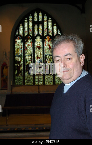 Il Rettore, il Reverendo Michael calpestata, St Andrews, Ampthill, Bedfordshire, Regno Unito Foto Stock